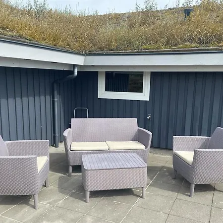 Tennie - 300m From The Sea By Interhome *
