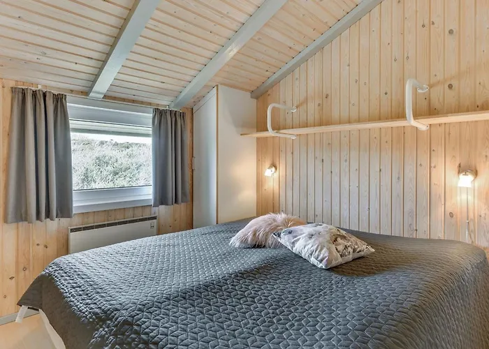 Tennie - 300m From The Sea By Interhome