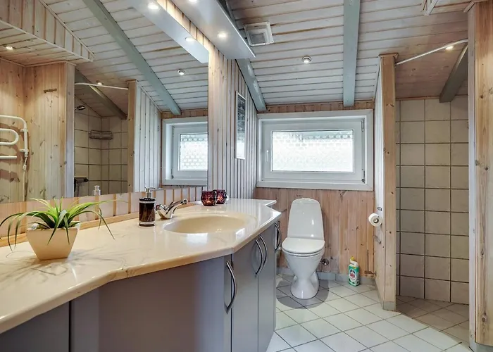 Tennie - 300m From The Sea By Interhome *